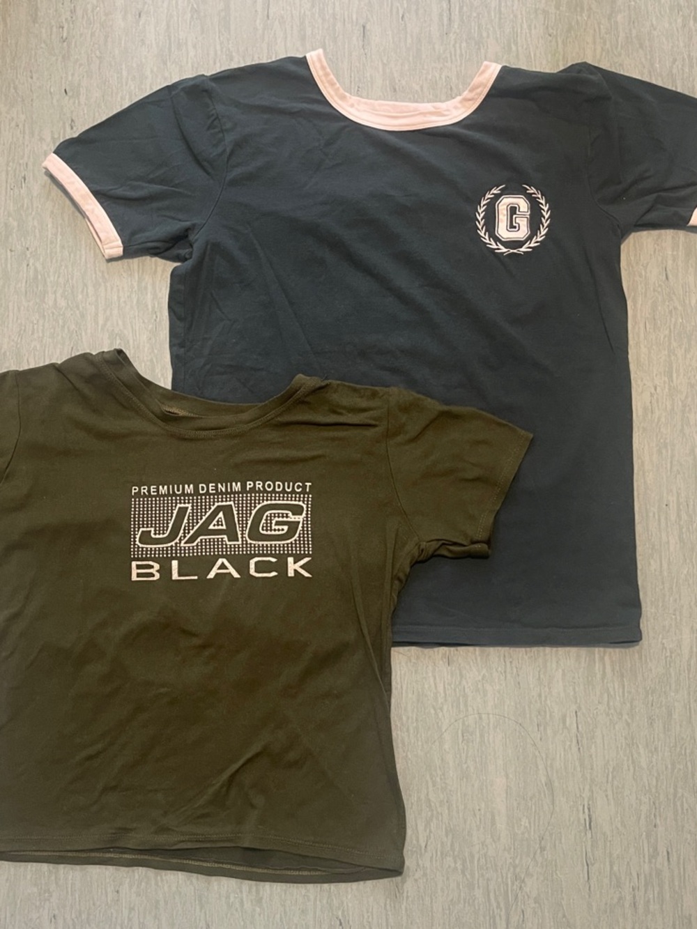 Graphic T-Shirt 2-Piece Set in Green